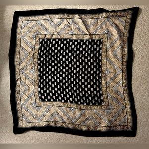 Beautiful Loft scarf - never been used